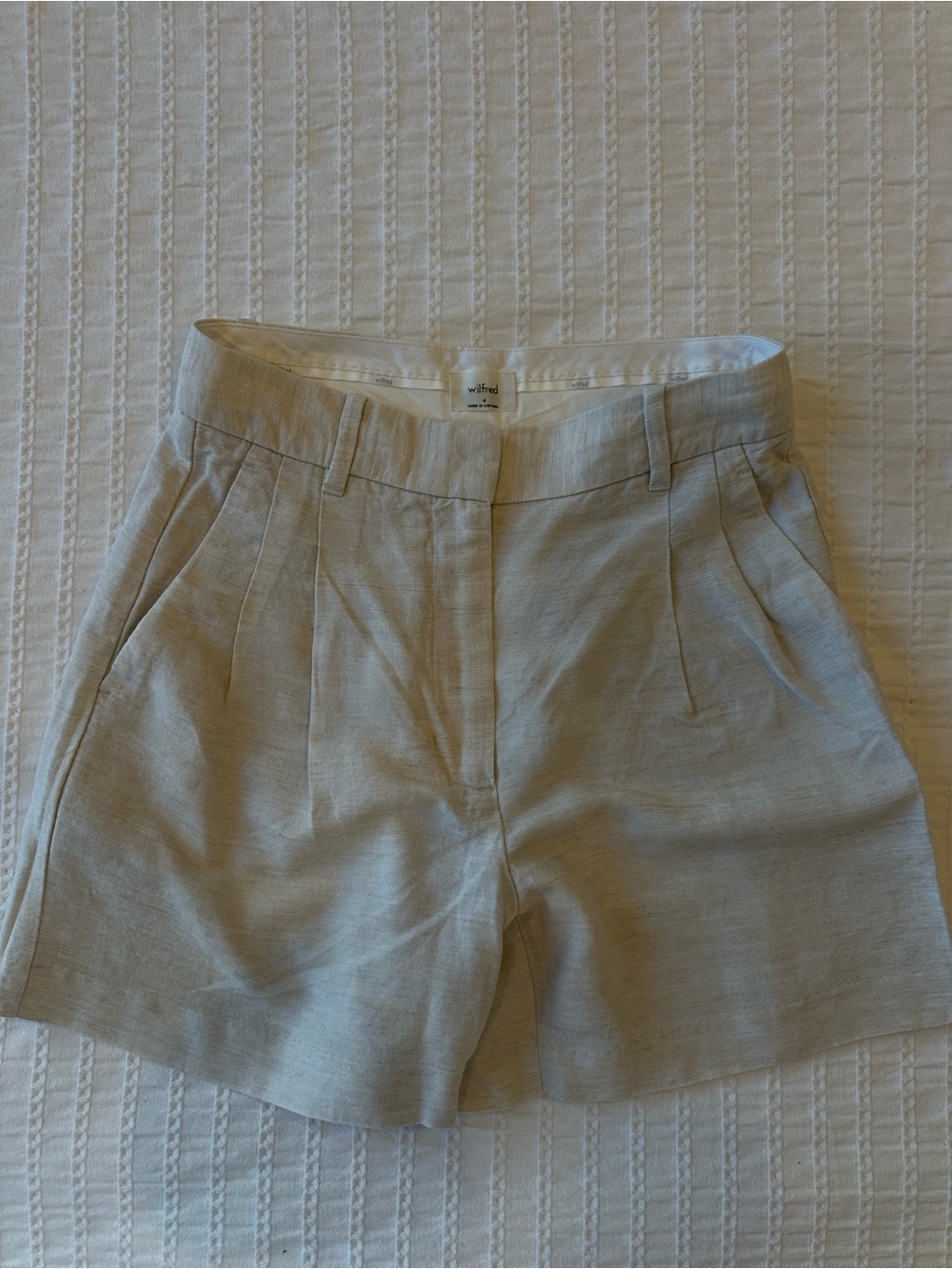 Wilfred High Waist Linen Blend Shorts in Light Beige